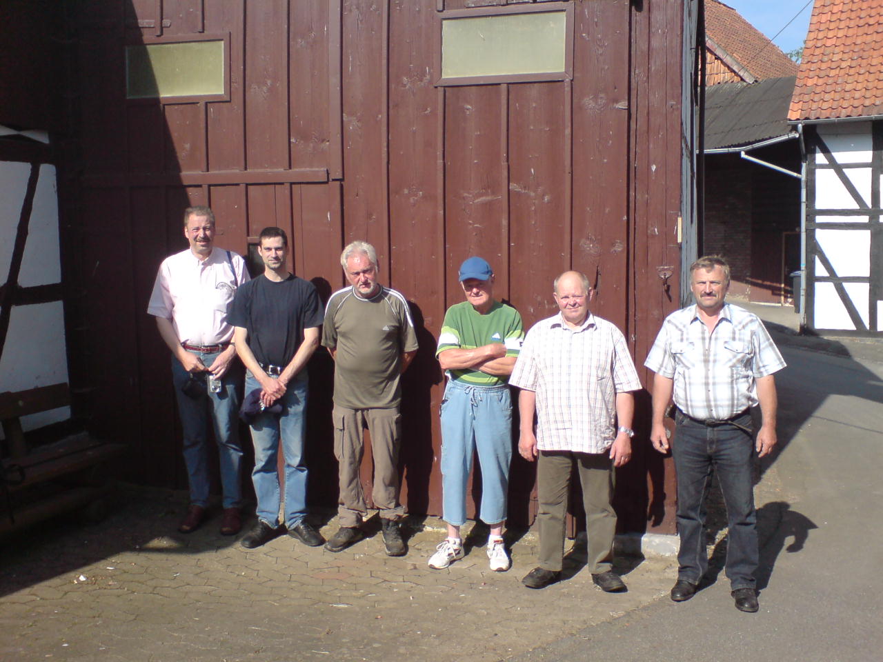 Wanderfreunde 2011 am Treffpunkt "Vor den Häusern"